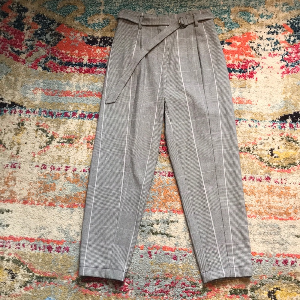 Plaid pants with cute belt detail